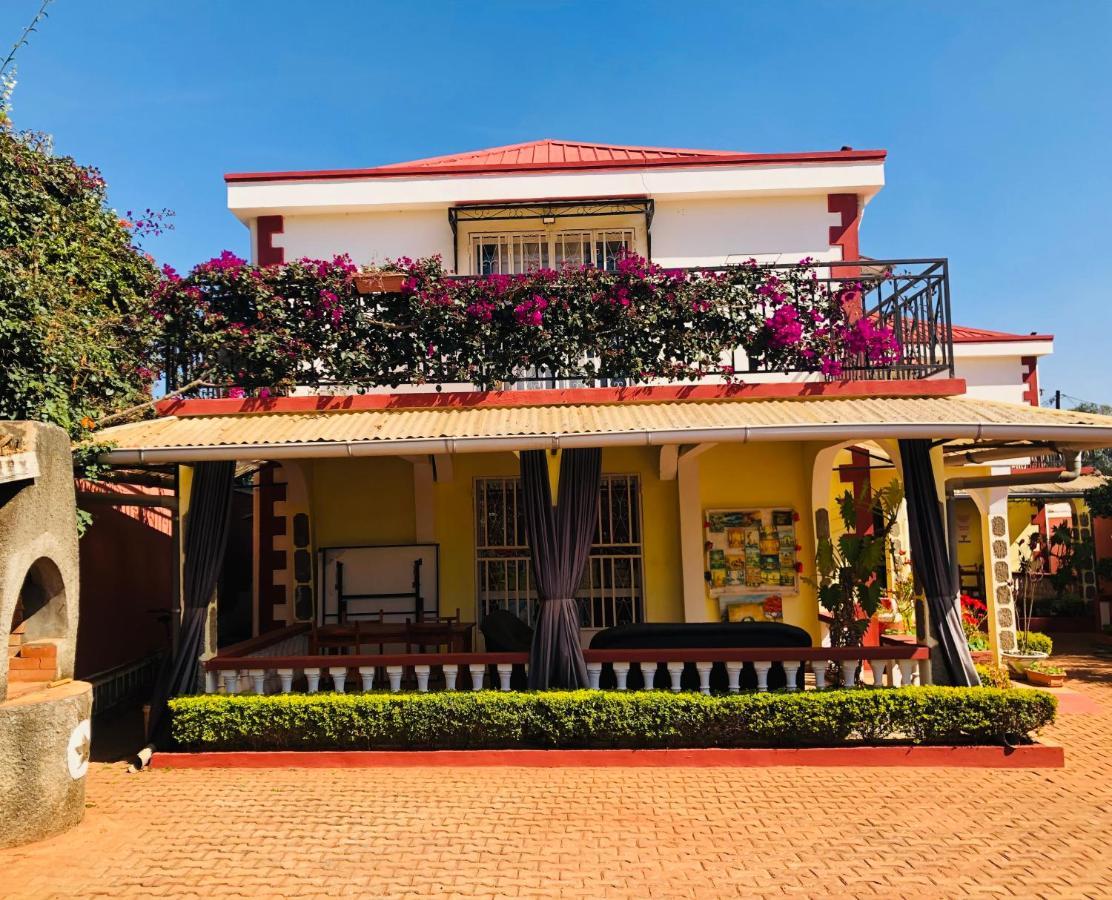 Petite Flower Guest House Talata-maty Экстерьер фото