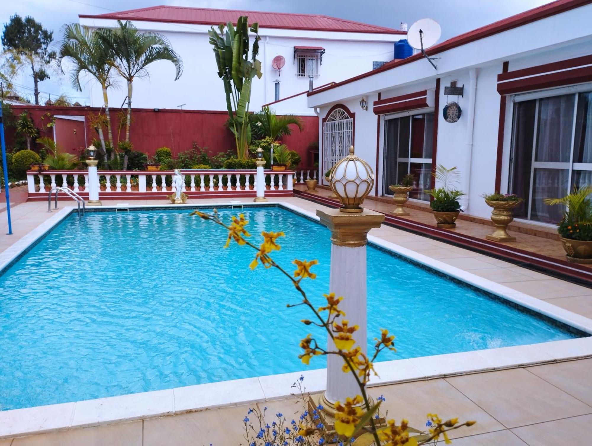 Petite Flower Guest House Talata-maty Экстерьер фото
