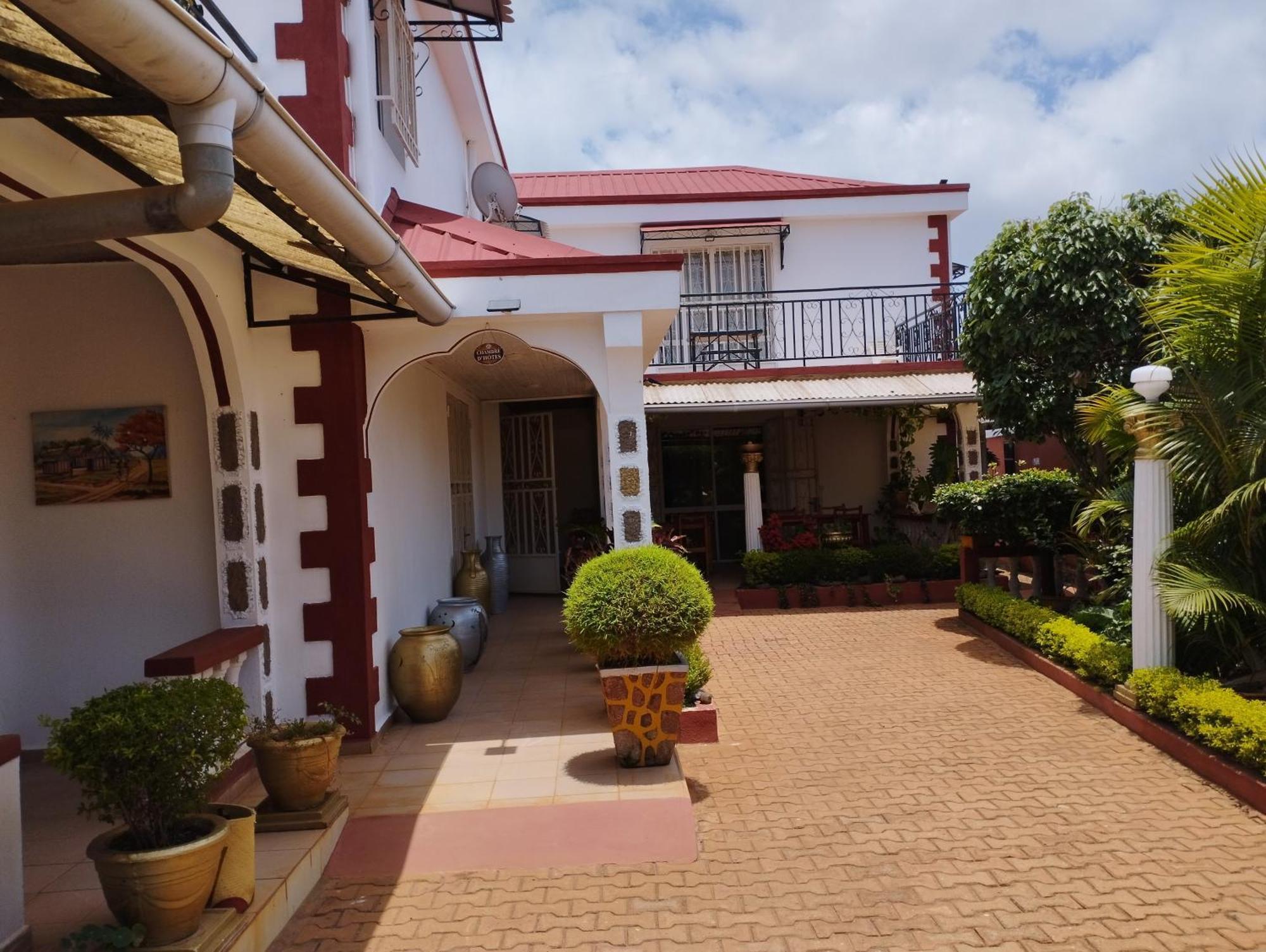 Petite Flower Guest House Talata-maty Экстерьер фото